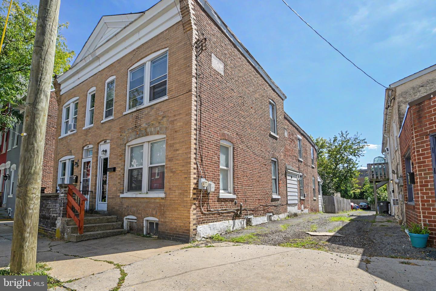 552 King St Property Photo 2