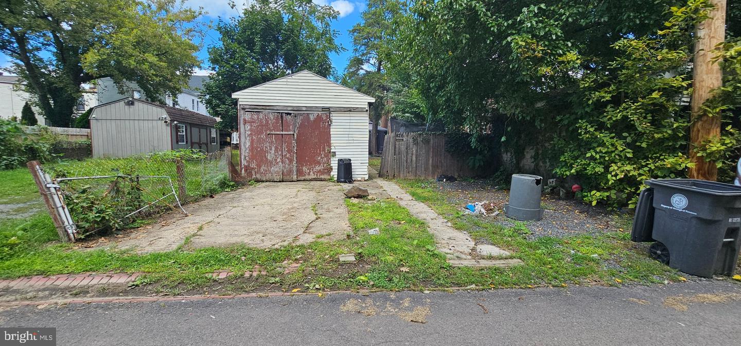 426 Walnut St Property Photo 14