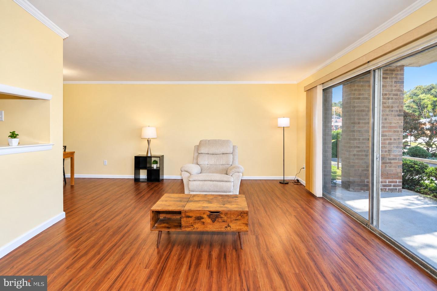 1570 The Fairway #101 East Property Photo 11