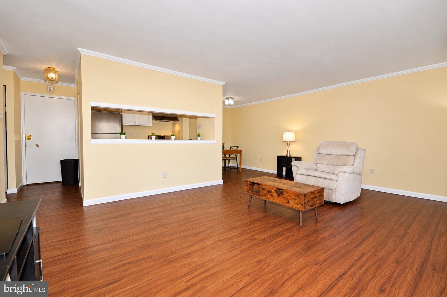 1570 The Fairway #101 East Property Photo 17
