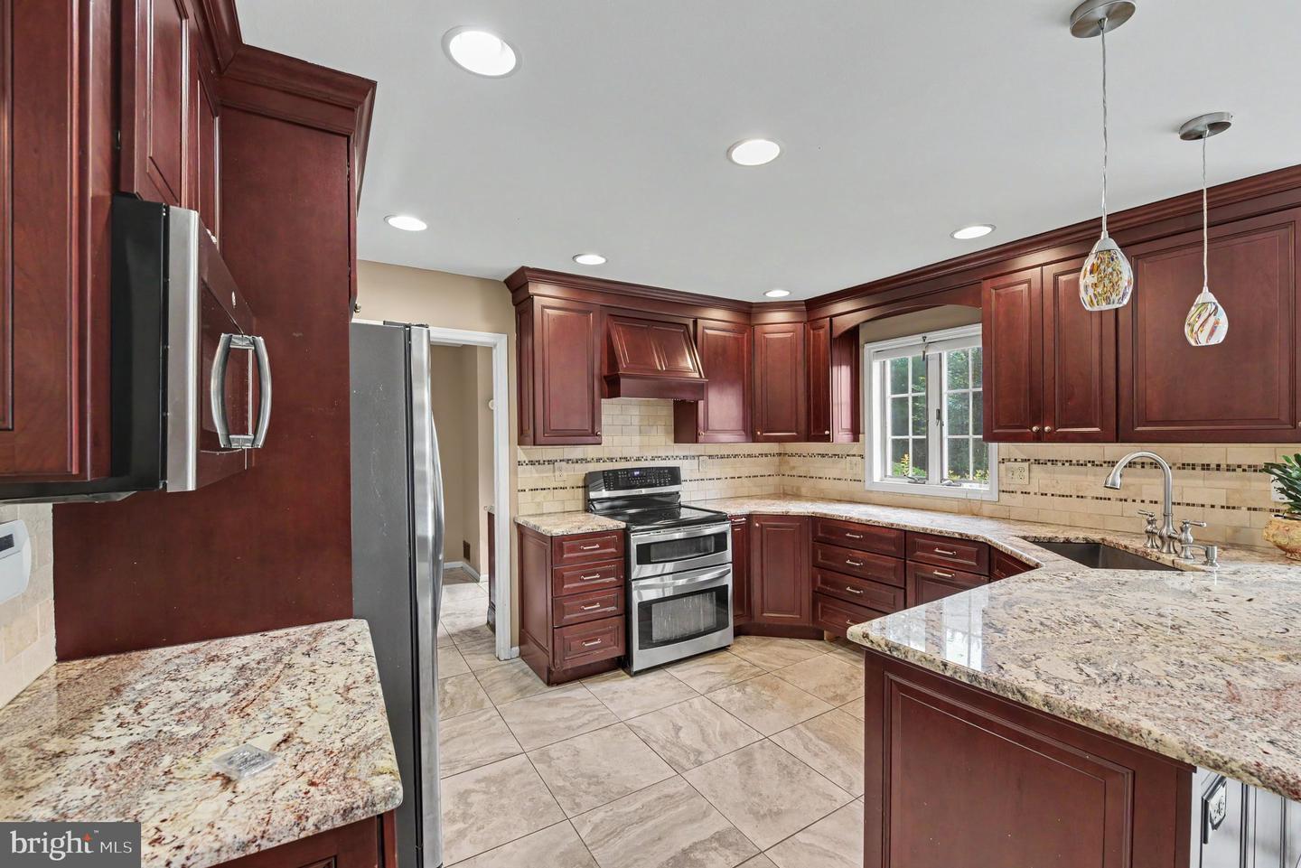 1870 Meredith Ln Property Photo 16