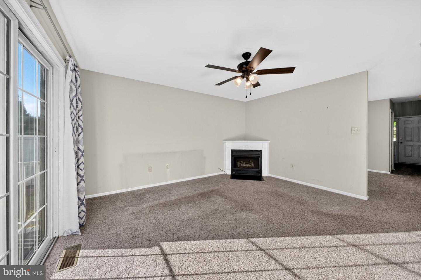 210 Shirley Ln Property Photo 9