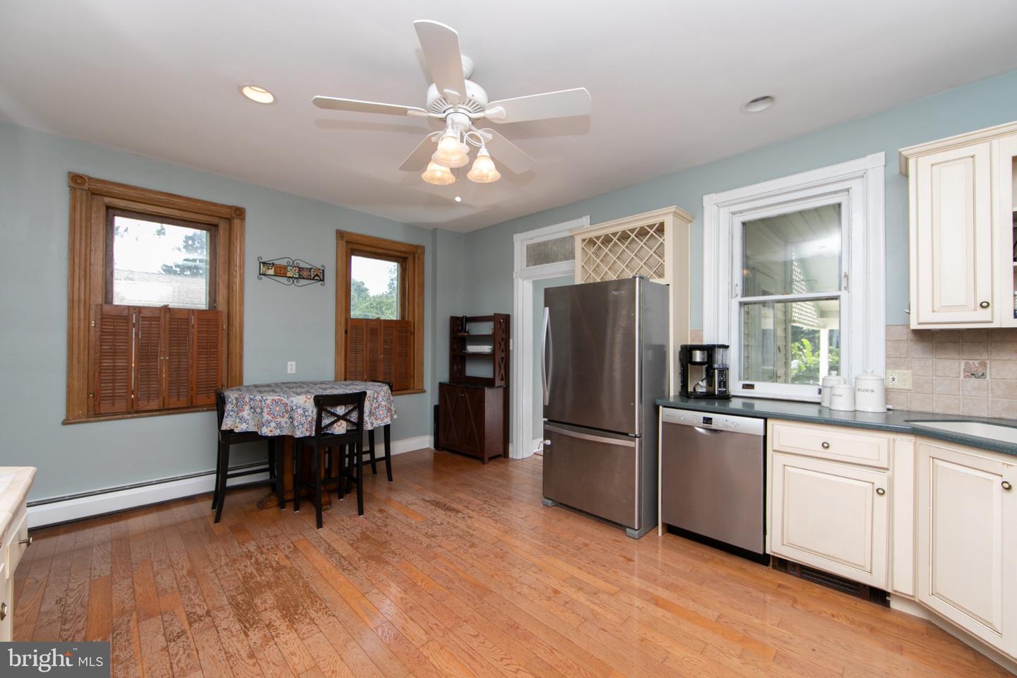 862 Walnut St Property Photo 18