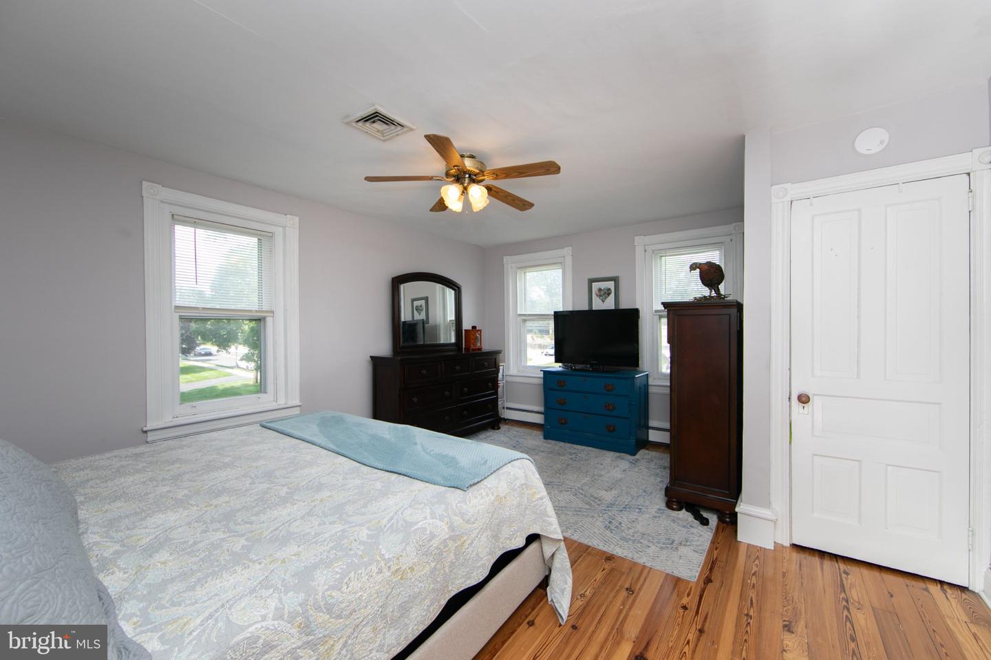 862 Walnut St Property Photo 23