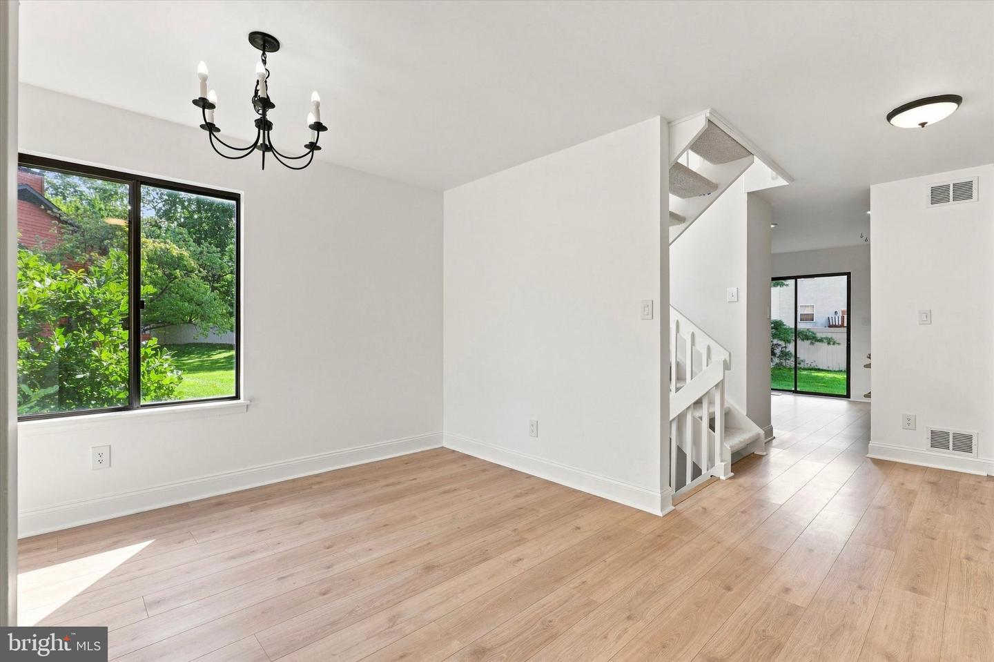 307 Winding Way Property Photo 4