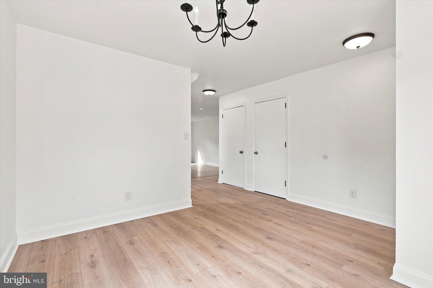 307 Winding Way Property Photo 5