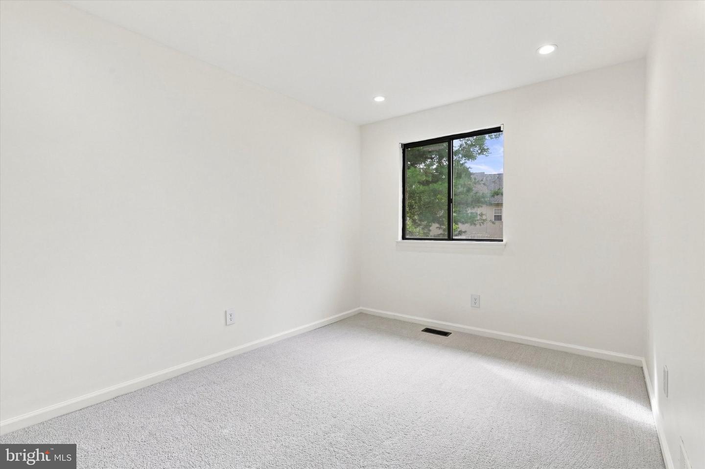 307 Winding Way Property Photo 22