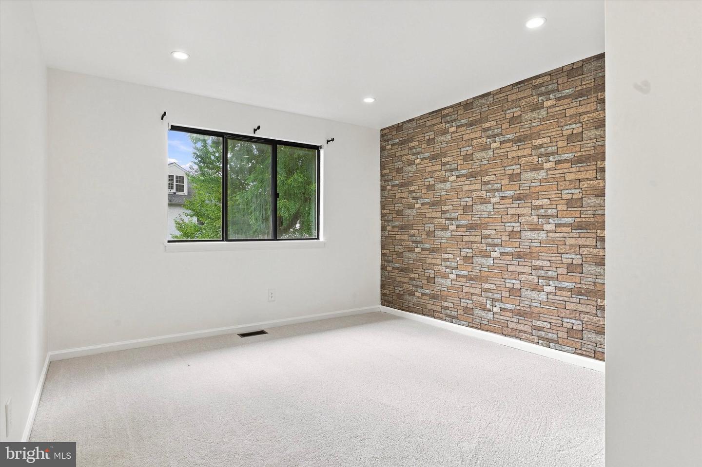 307 Winding Way Property Photo 24