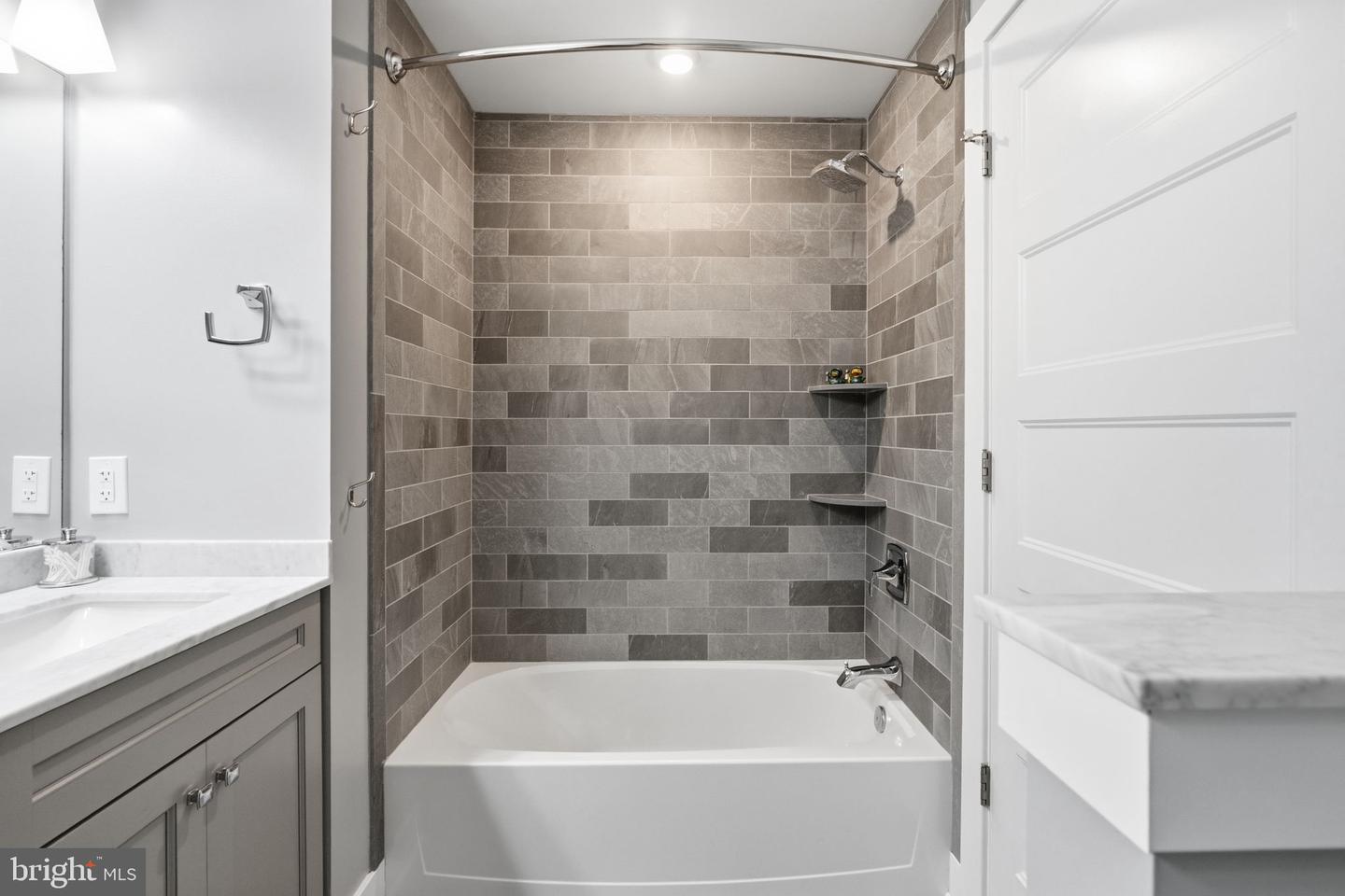 29 E 1st Ave #a101 Property Photo 25