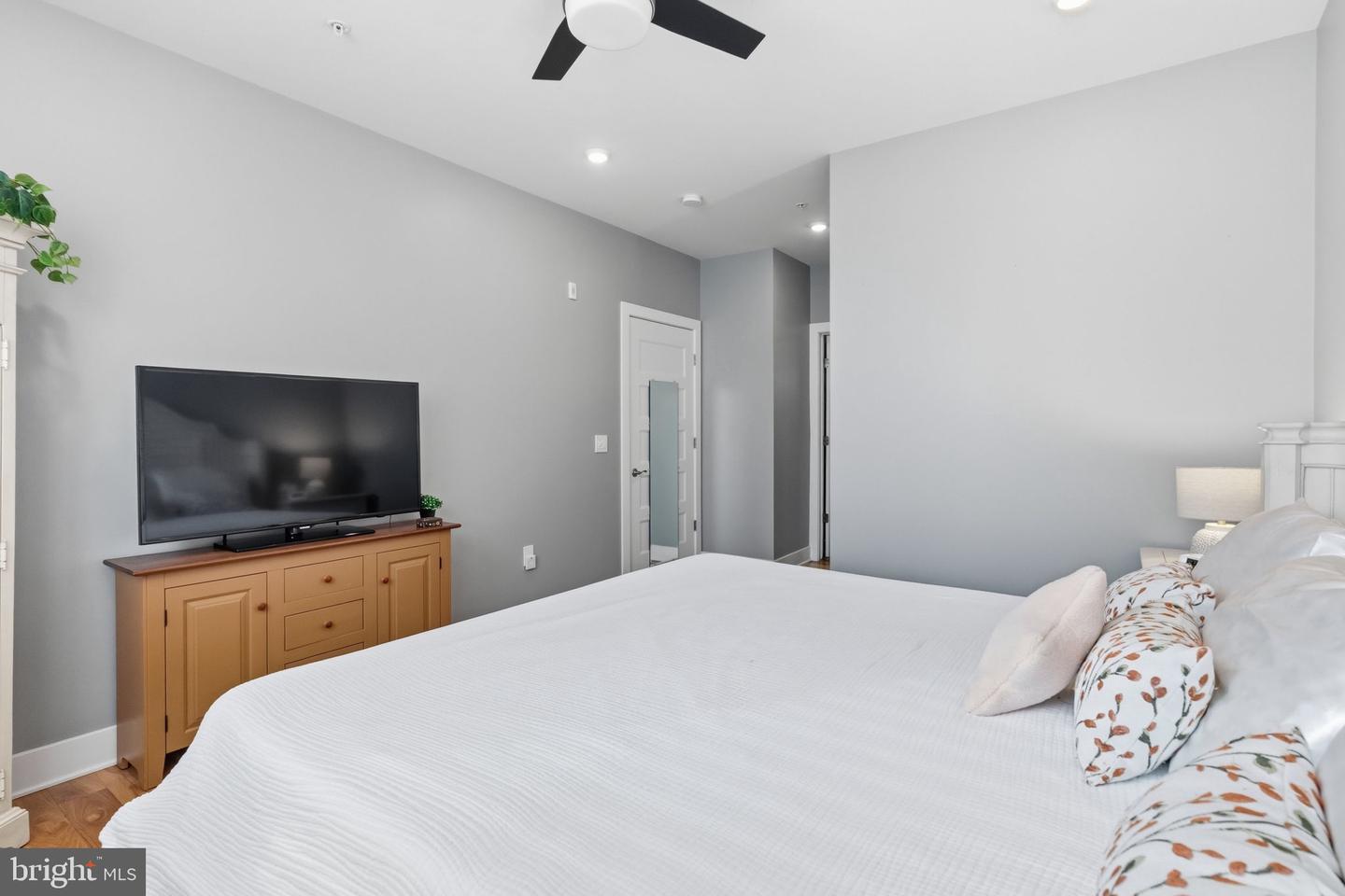 29 E 1st Ave #a101 Property Photo 27