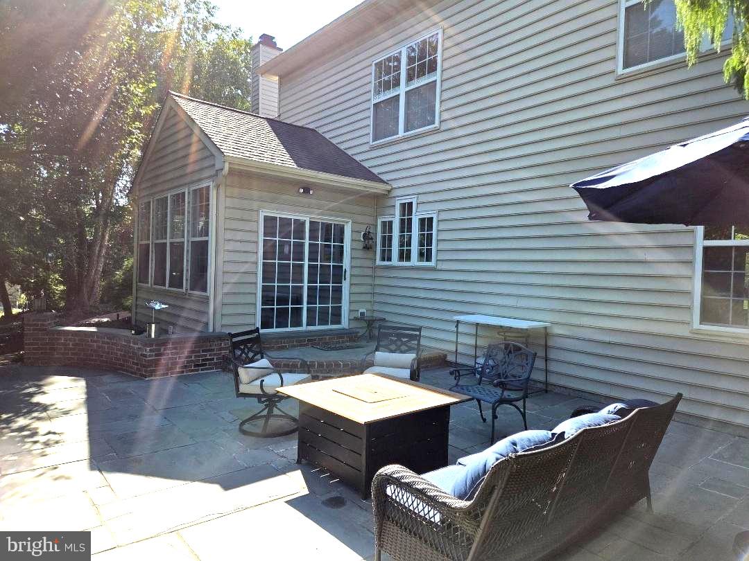 553 Ellington Ct Property Photo 7