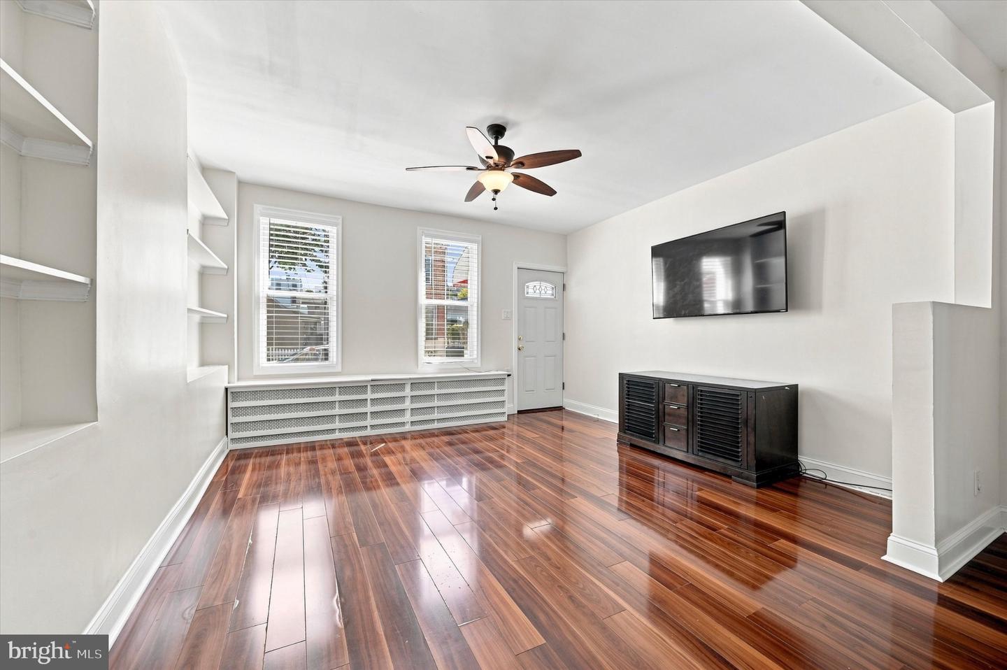 447 Bush St Property Photo 6
