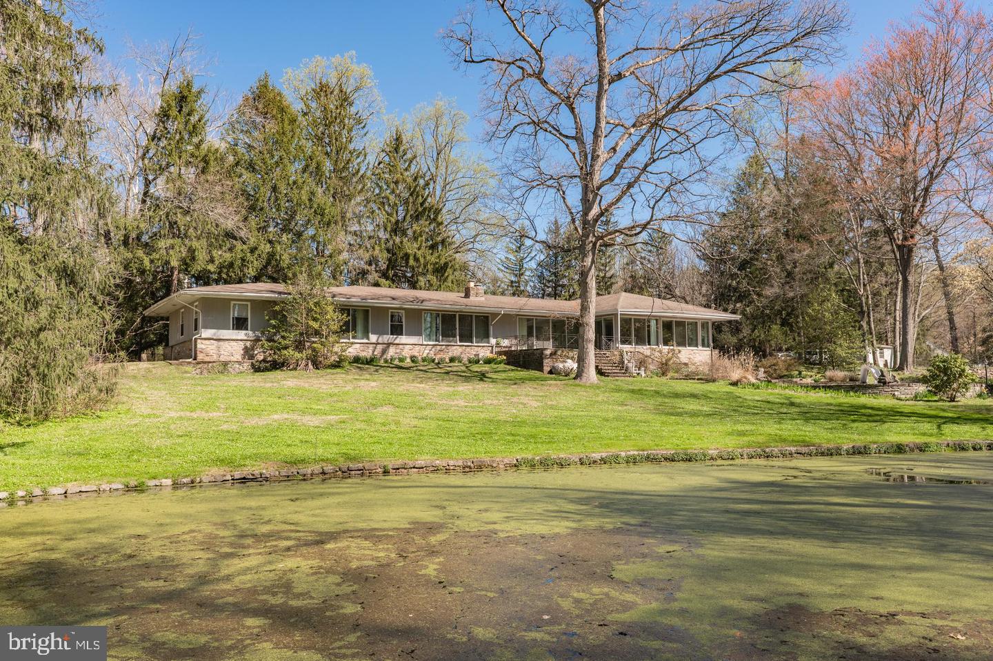 1211 E Butler Pike Property Photo 1