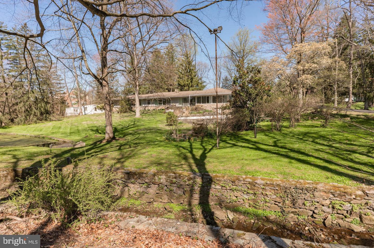 1211 E Butler Pike Property Photo 9