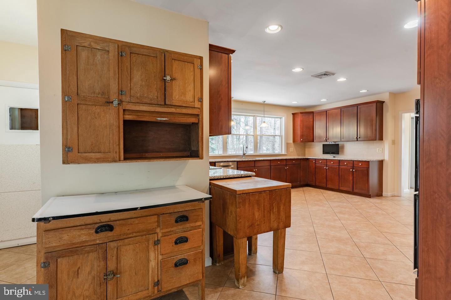 1211 E Butler Pike Property Photo 35