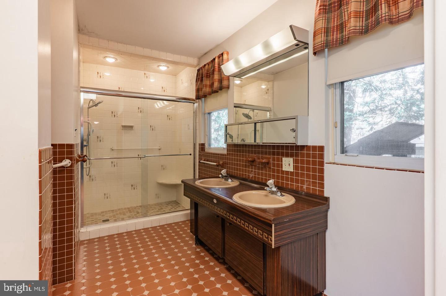 1211 E Butler Pike Property Photo 48