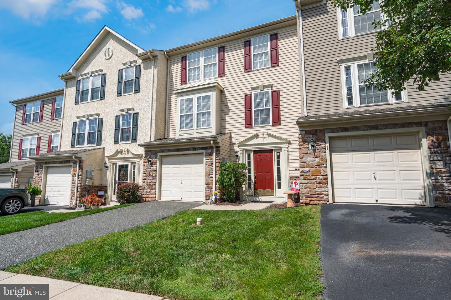 47 Brookview Ln Property Photo 2