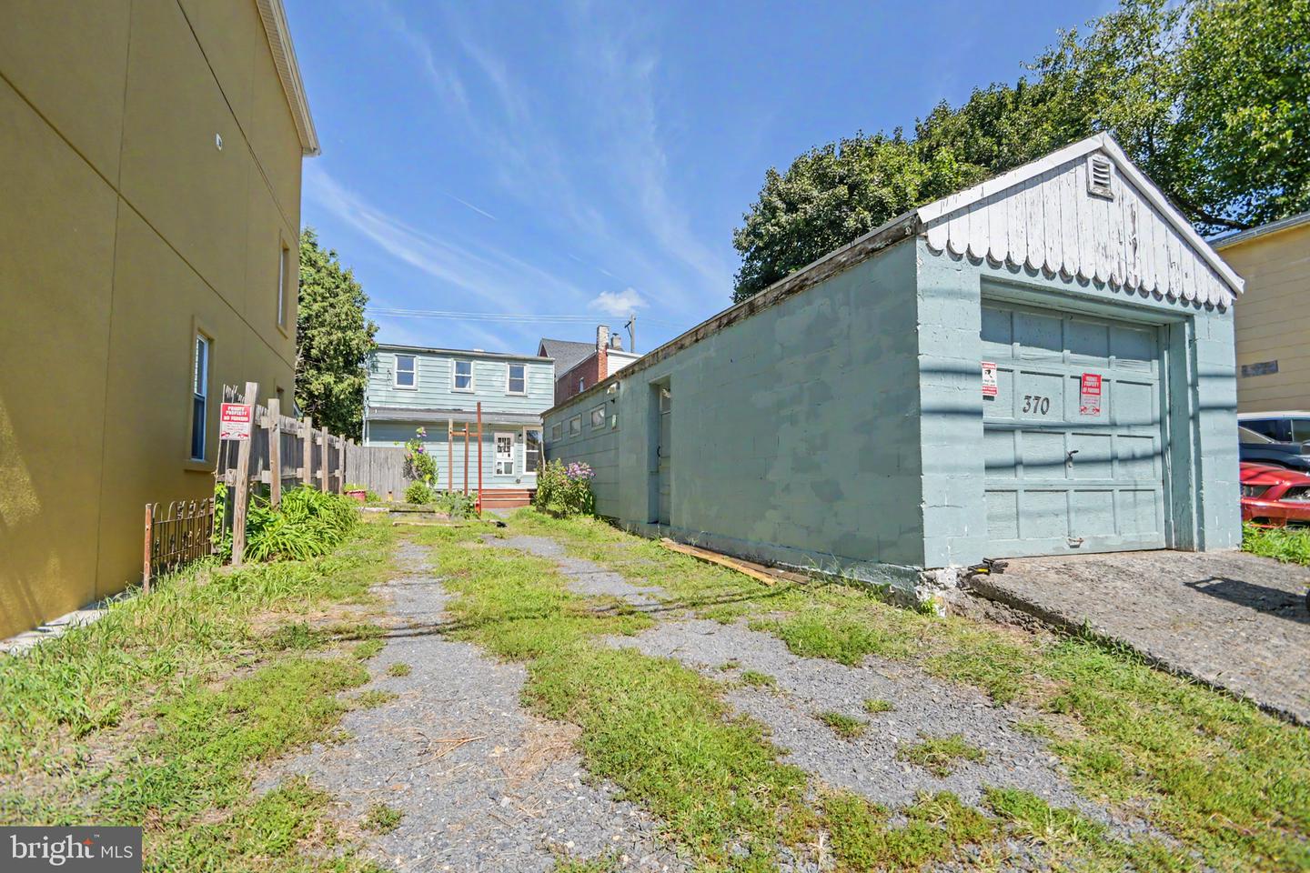 370 Beech St Property Photo 29