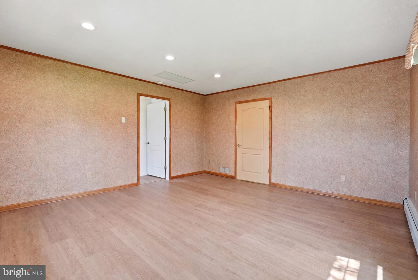 707 Forrest Ave Property Photo 39