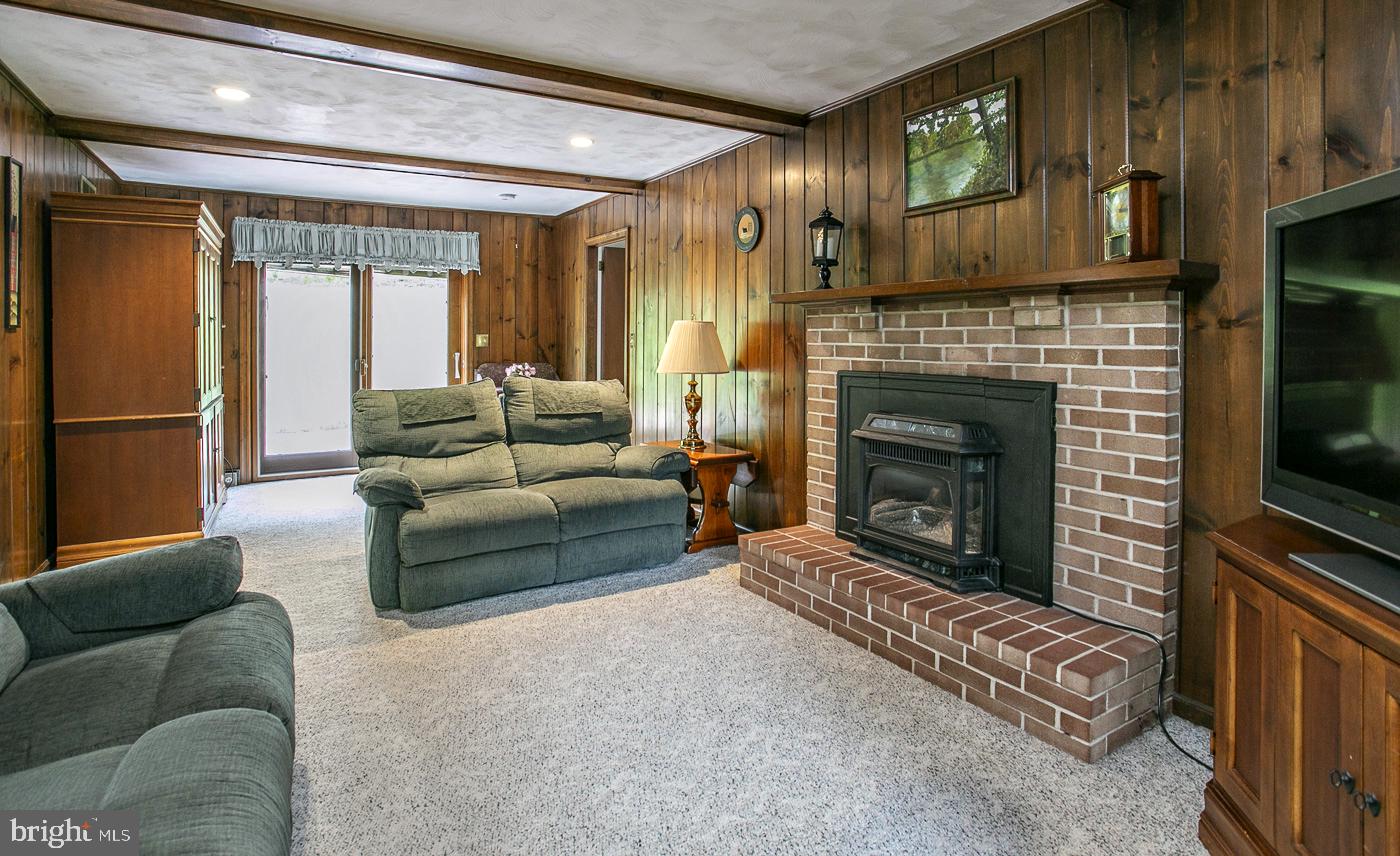 345 Colonial Ave Property Photo 46