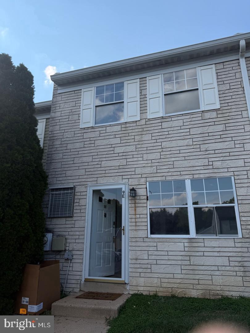 515 N YORK RD #9-E Property Photo 1