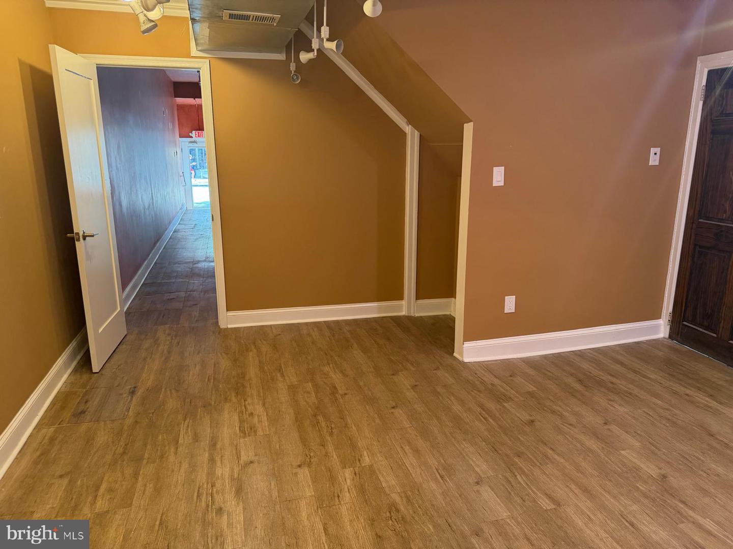 29 W Lancaster Property Photo 5