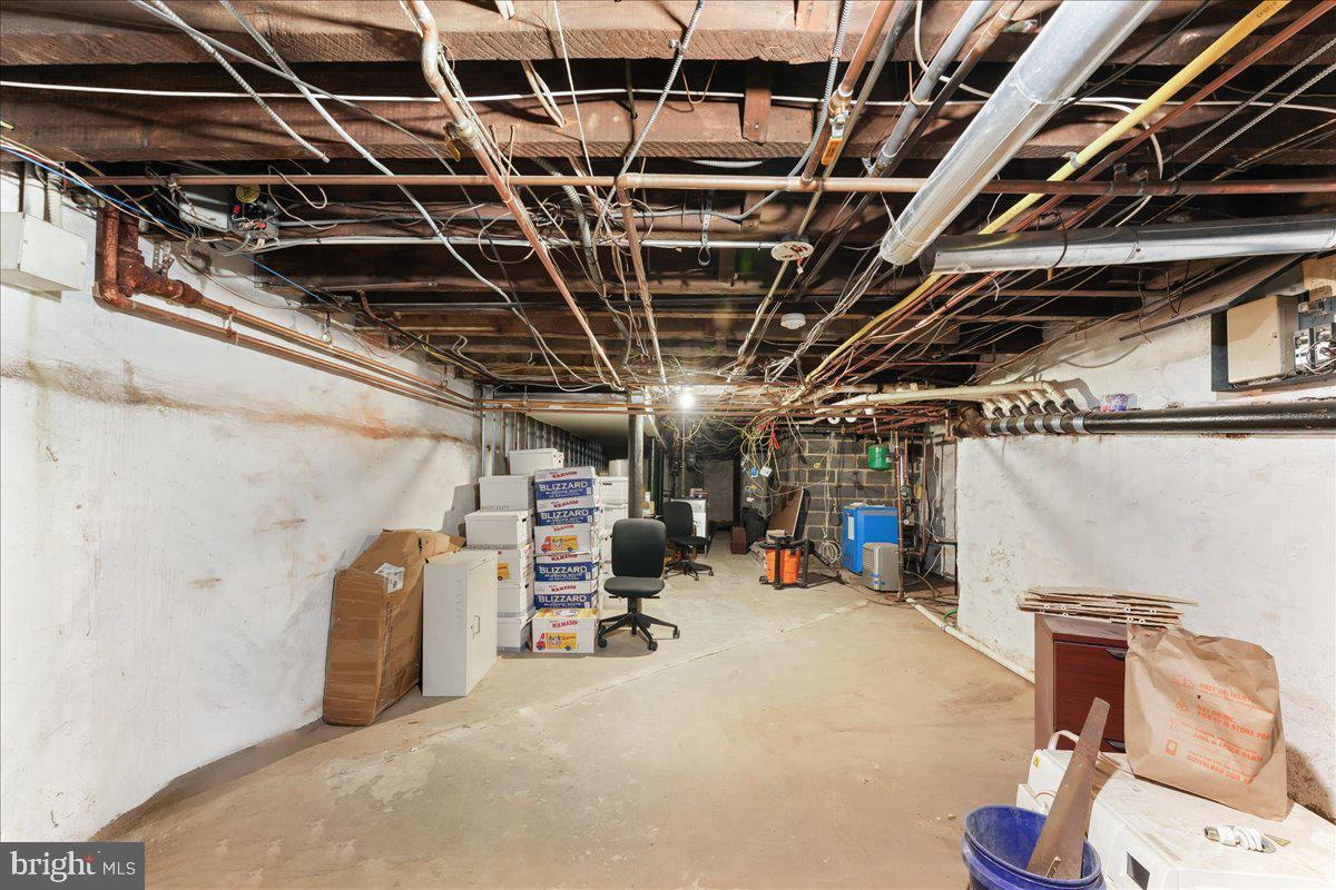 29 W Lancaster Property Photo 8