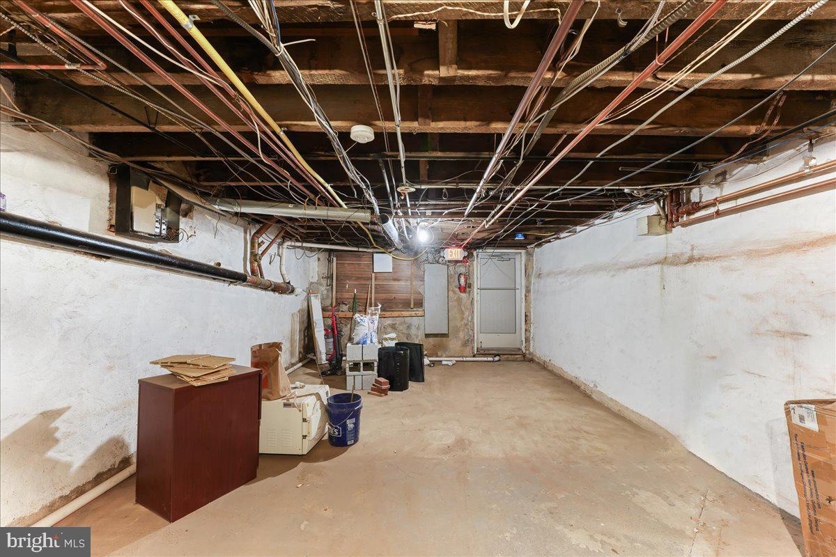 29 W Lancaster Property Photo 9