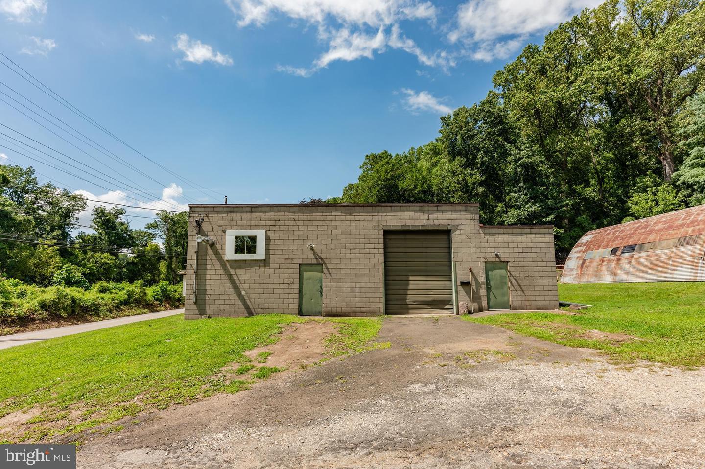 5 River Rd Property Photo 9
