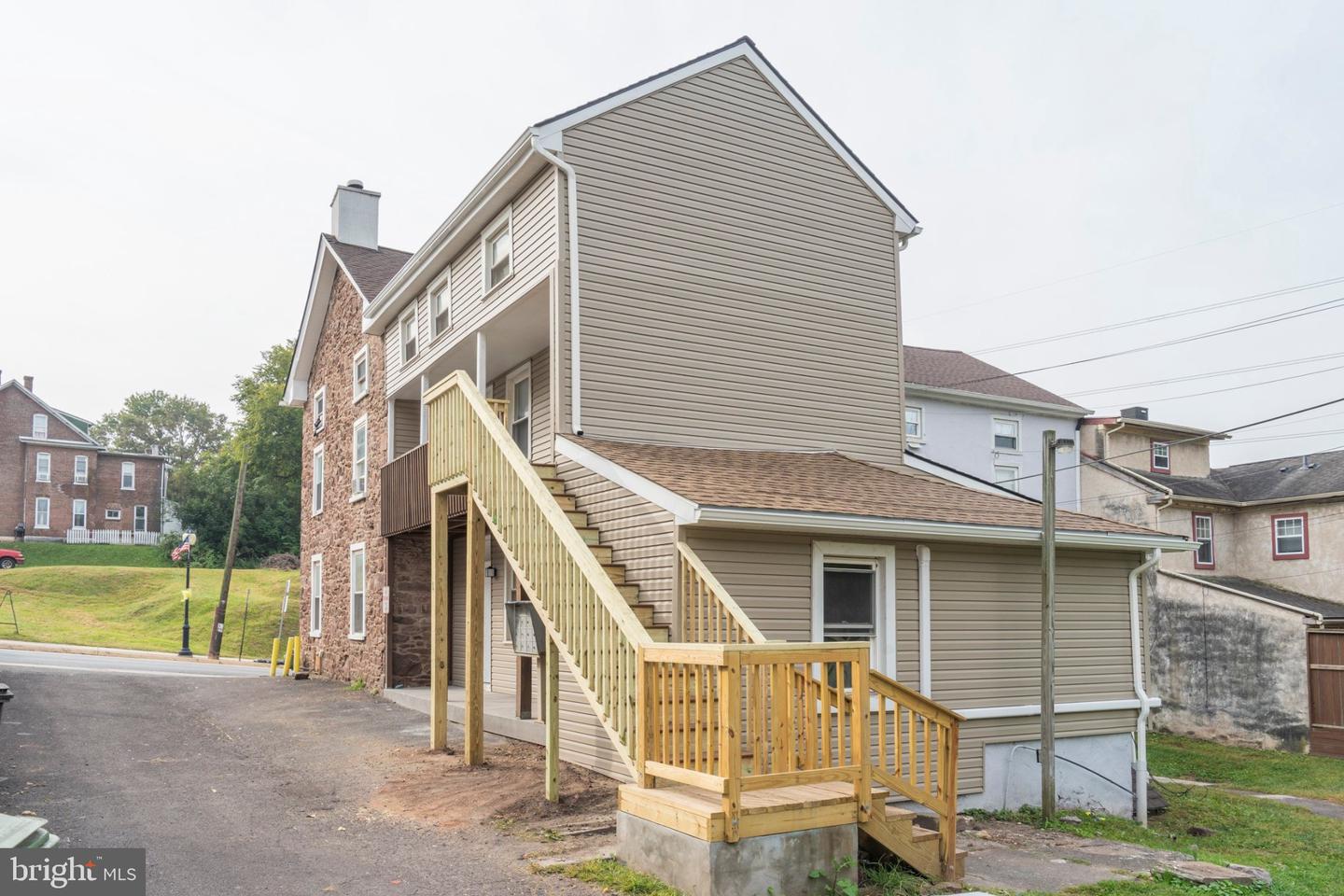 159 Main St Property Photo 3