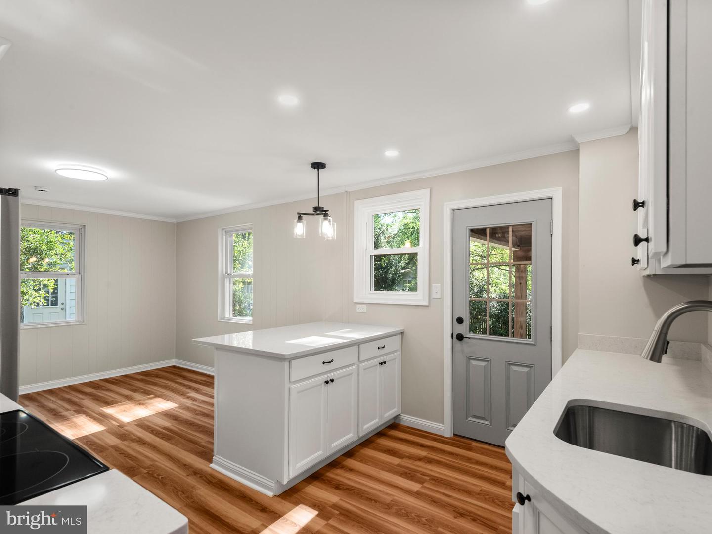 507 Oak St Property Photo 16