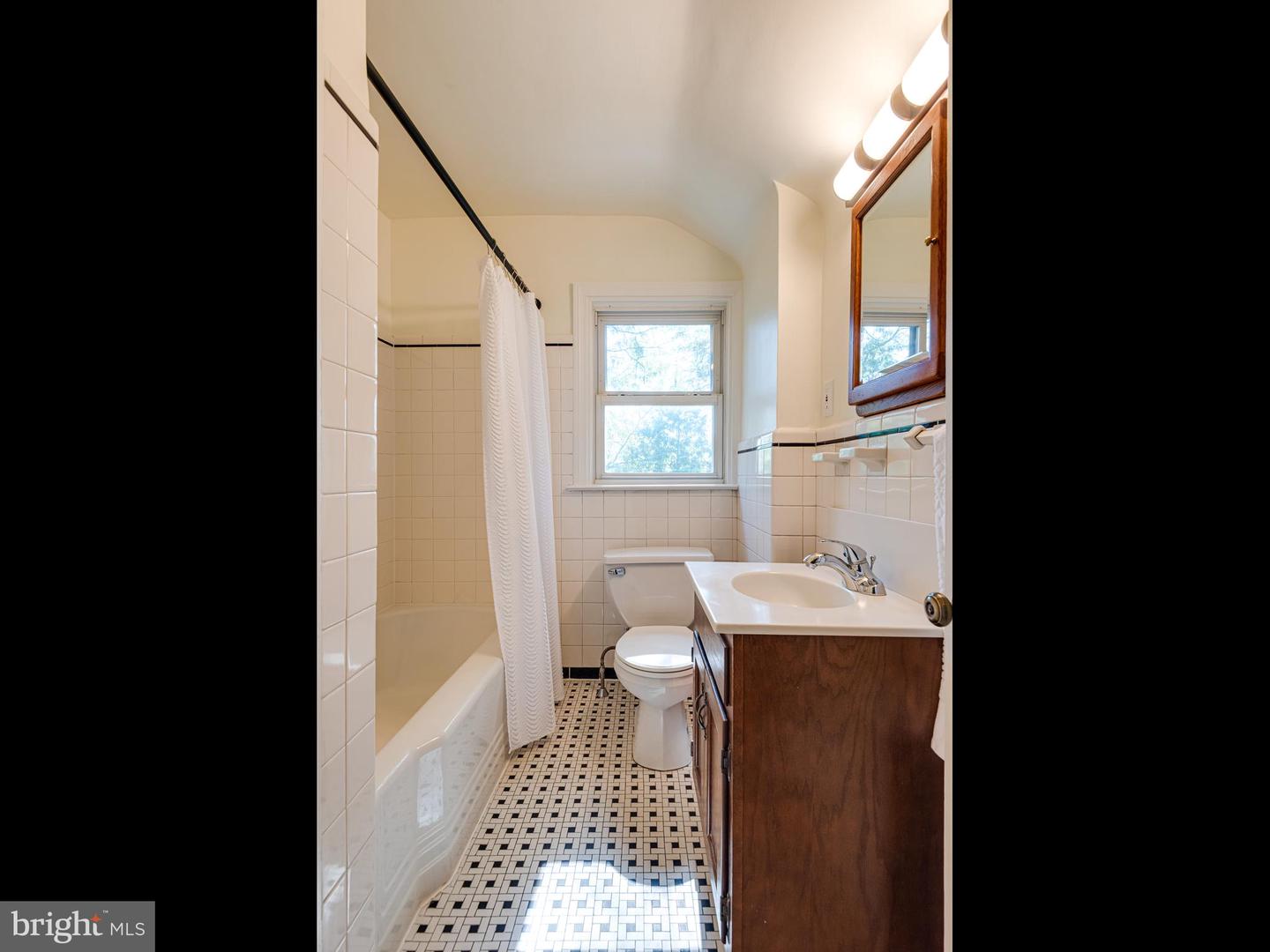 507 Oak St Property Photo 24