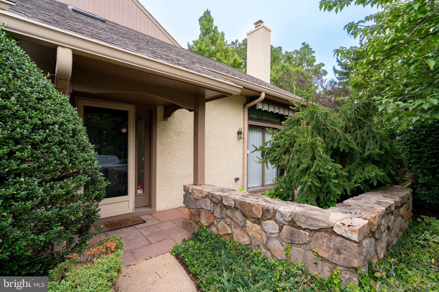 23 Highgate Ln # Property Photo 3