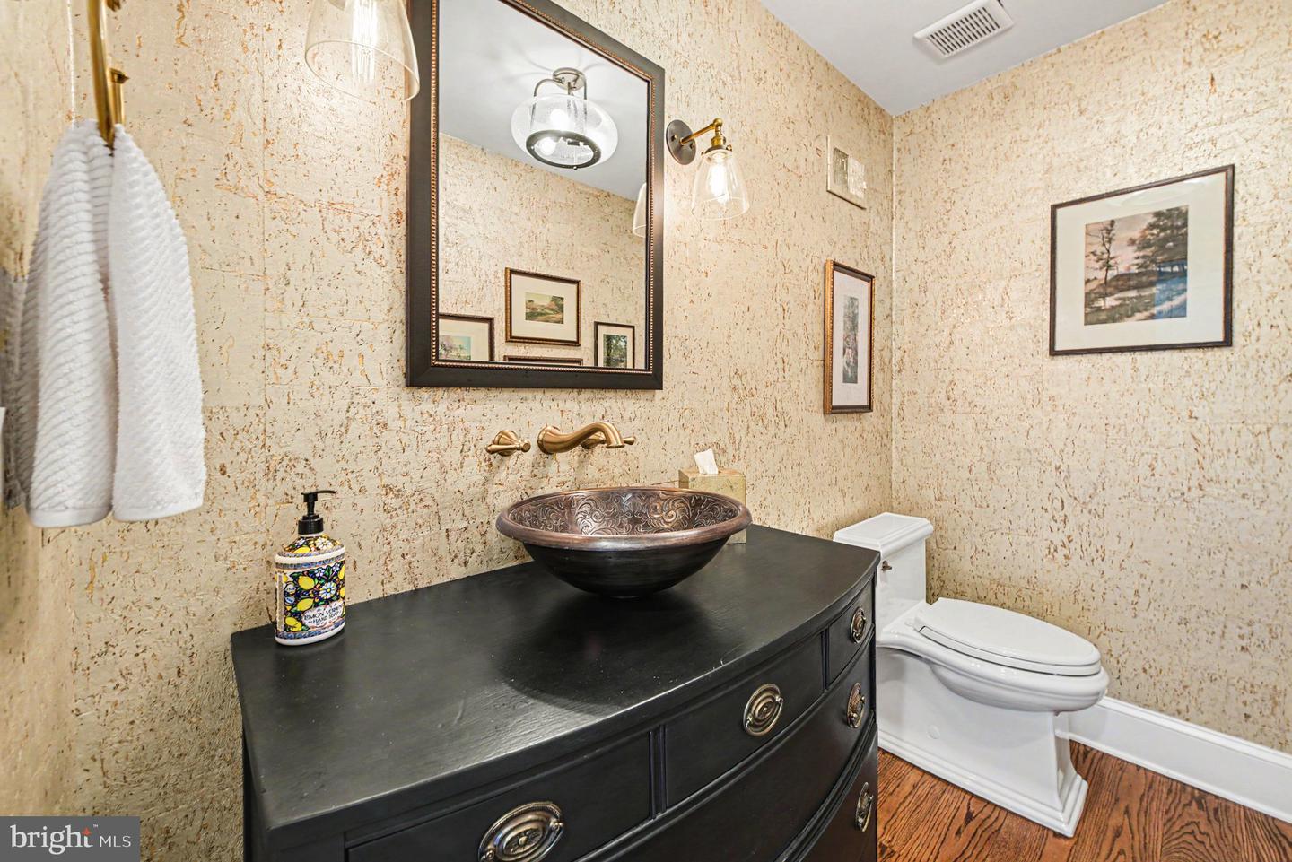 8 Bridle Ln Property Photo 28