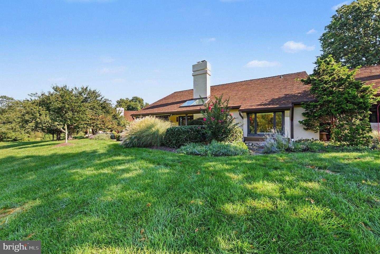 8 Bridle Ln Property Photo 35