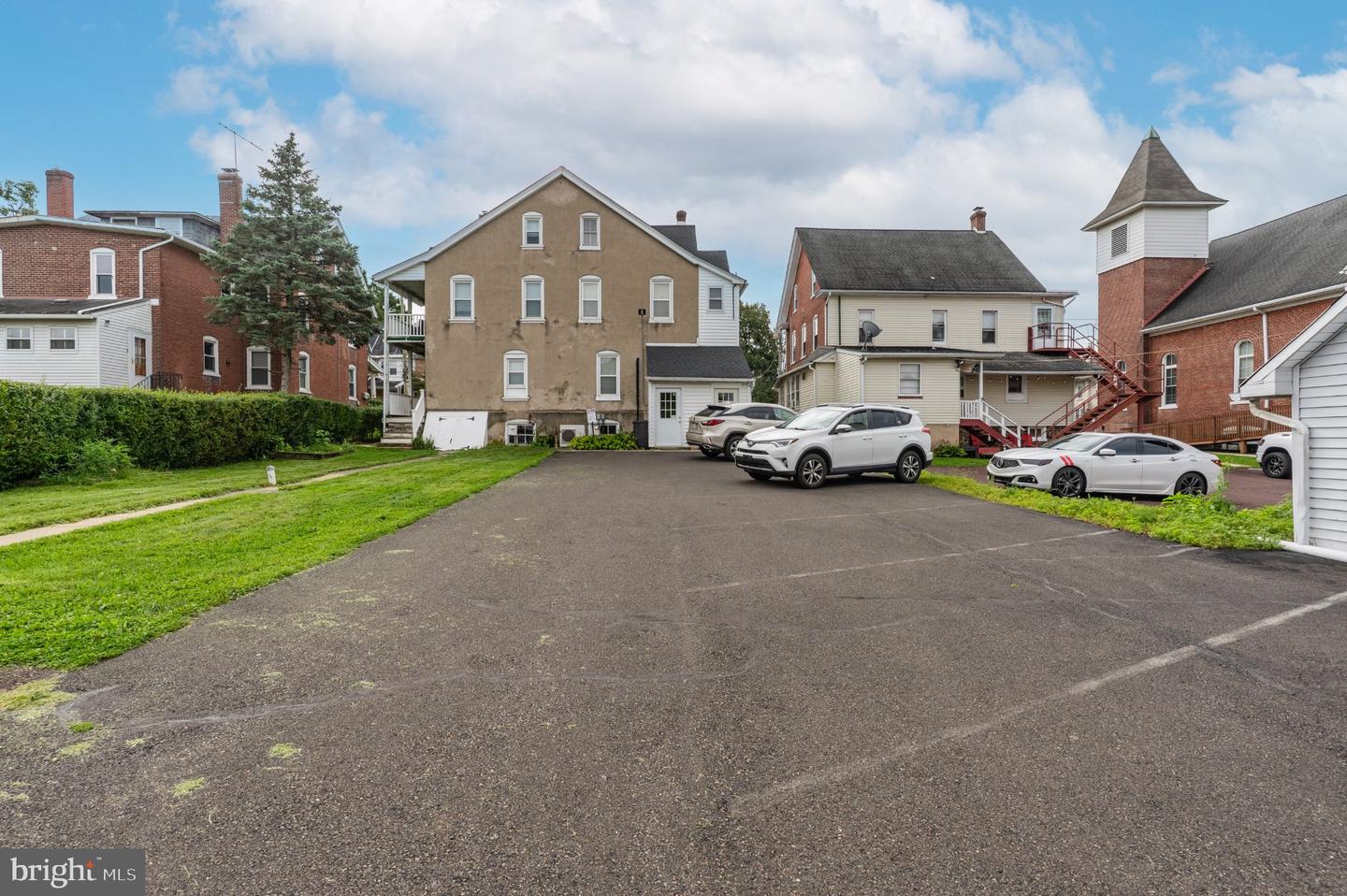 213 E Broad # Property Photo 27