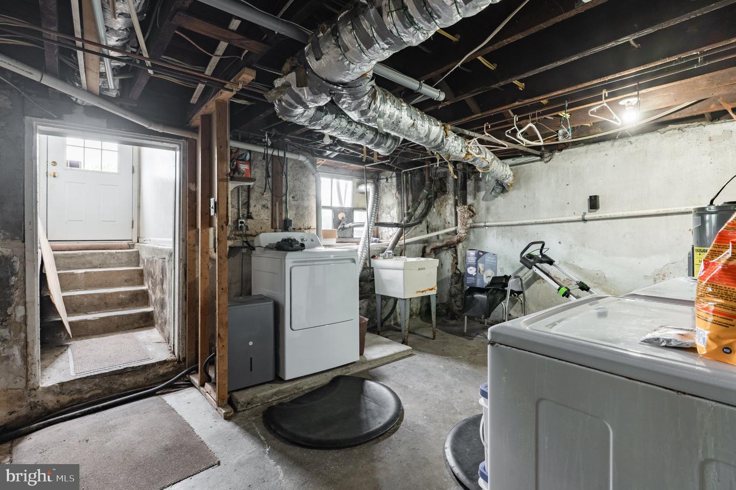 213 E Broad # Property Photo 43