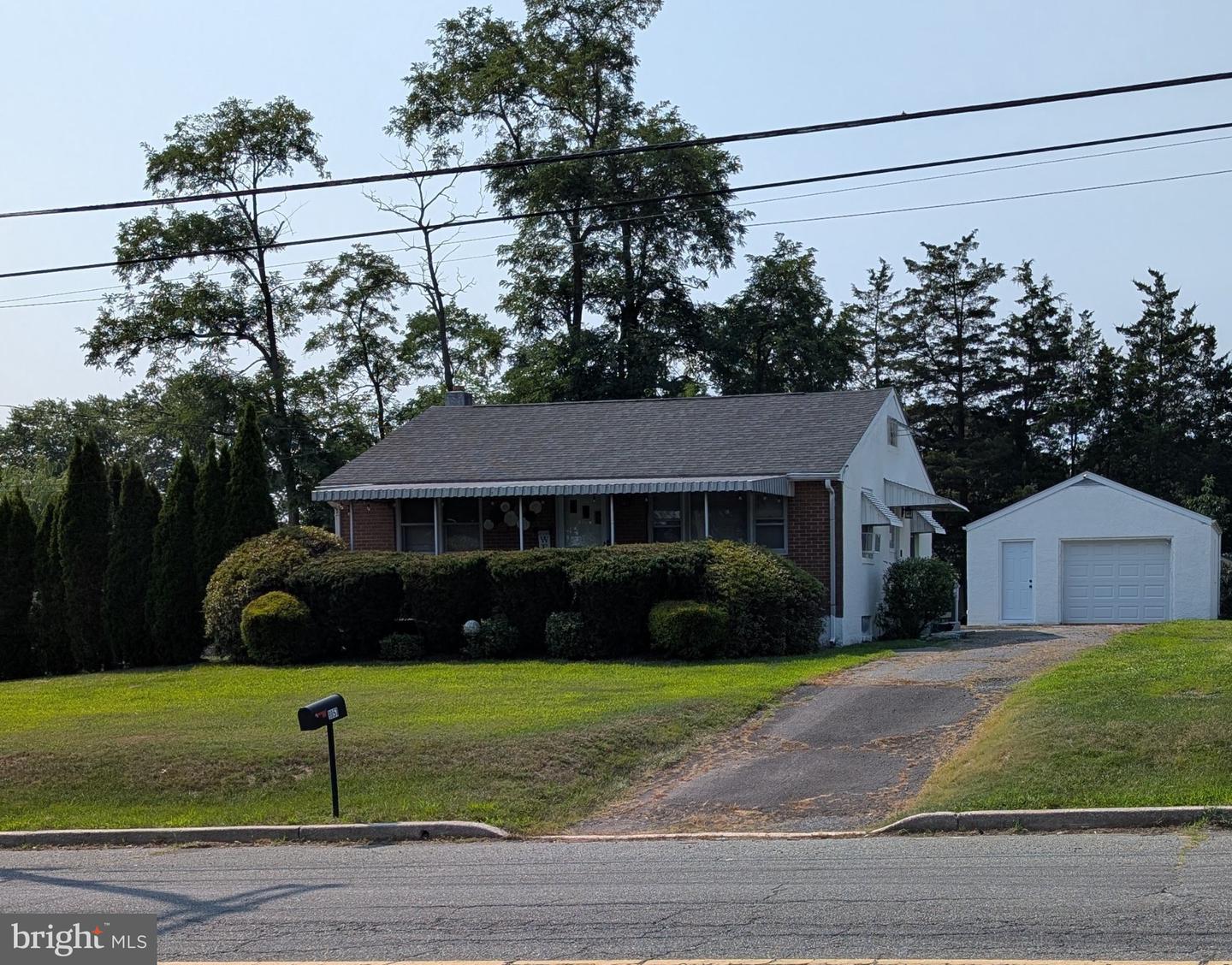 1051 Hanover Street St Property Photo 1