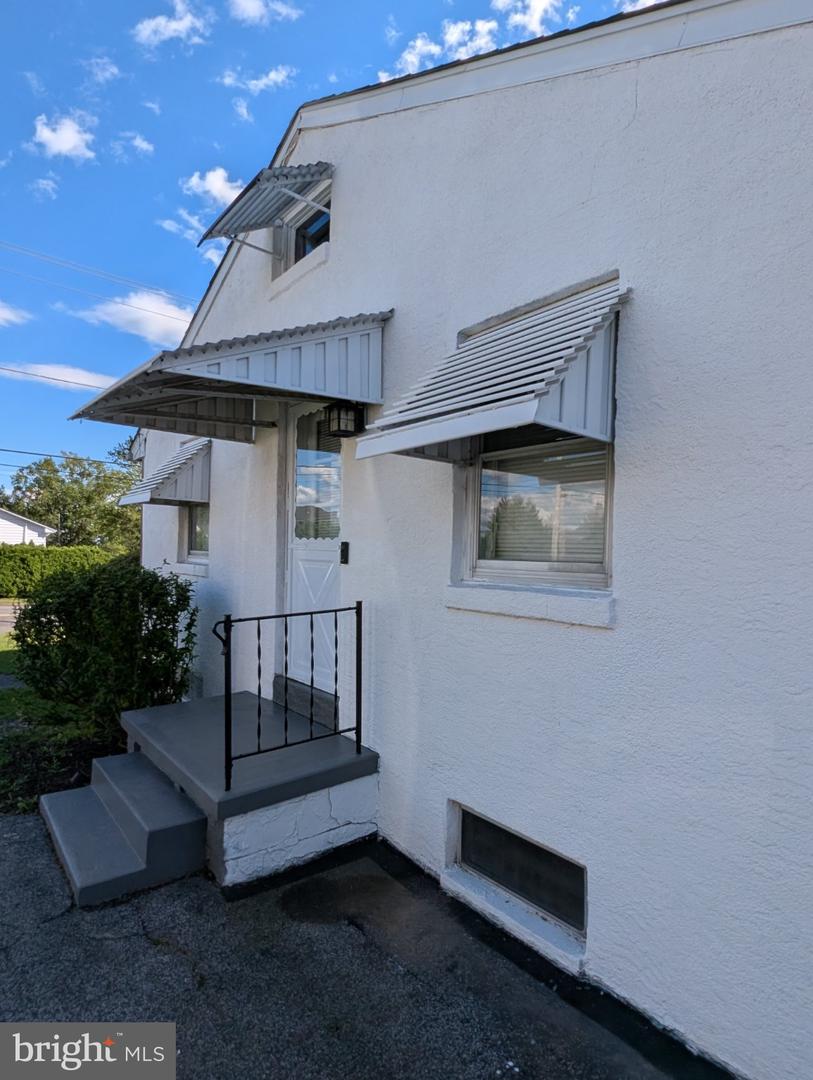 1051 Hanover Street St Property Photo 17