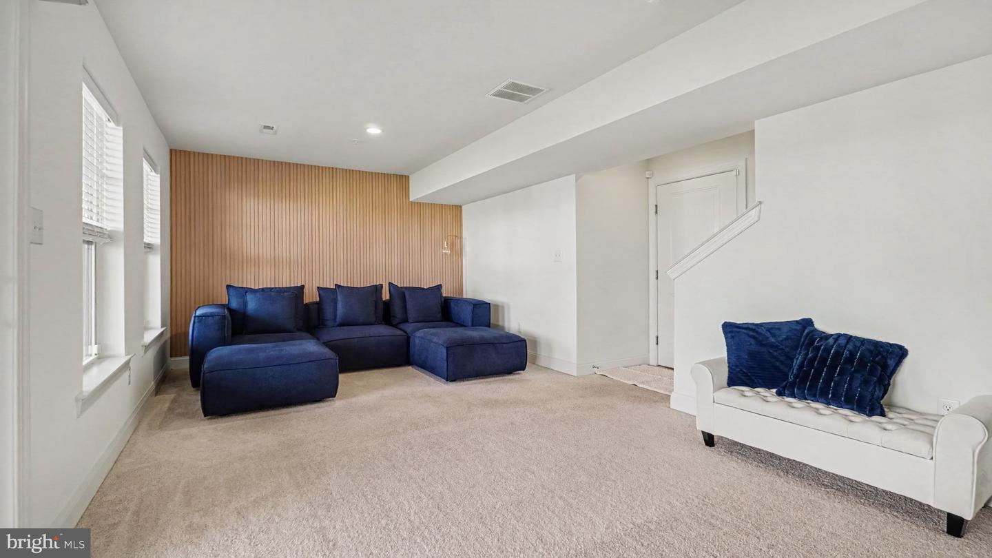 125 Larrabee Way Property Photo 12