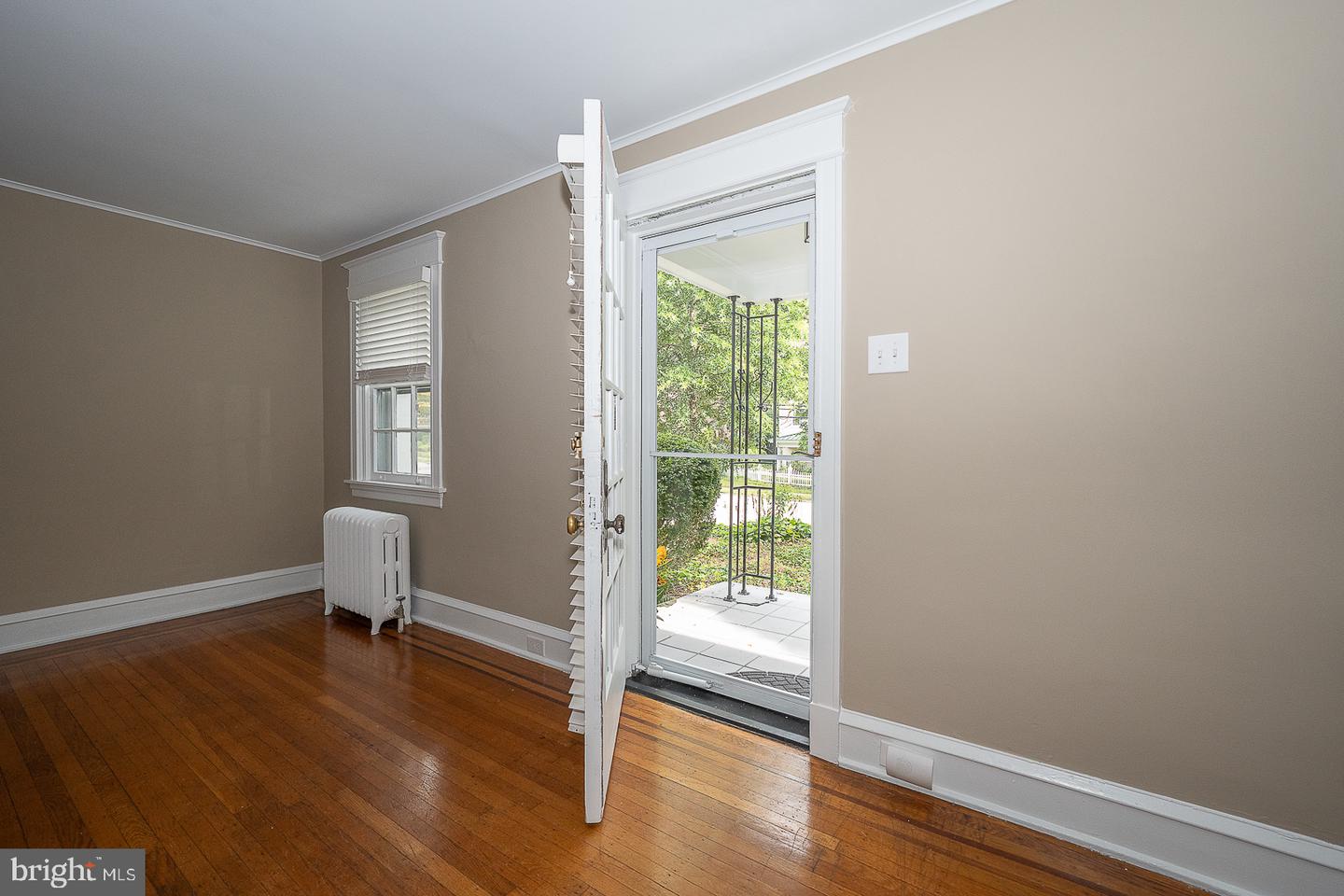228 Montgomery Property Photo 4