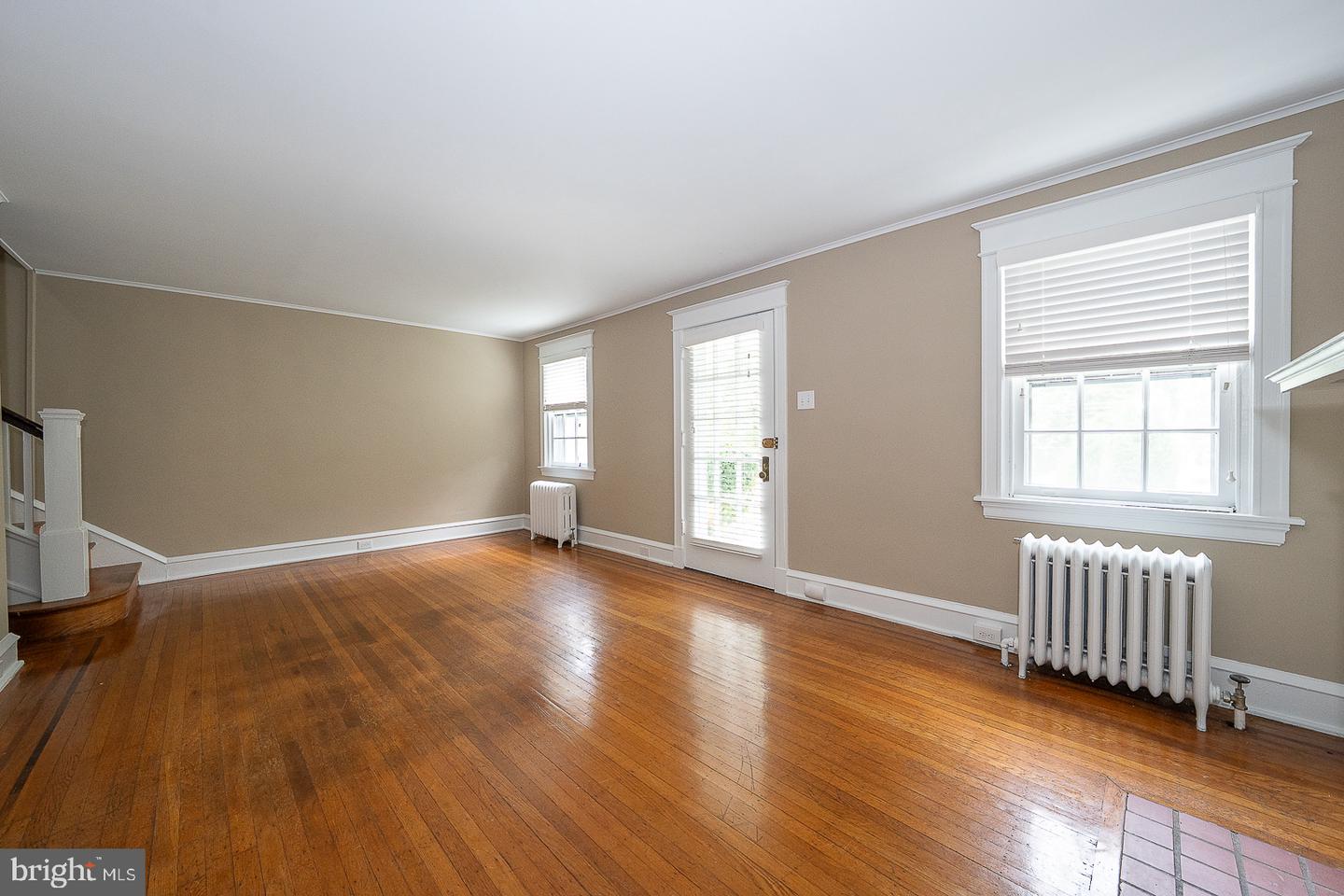 228 Montgomery Property Photo 5