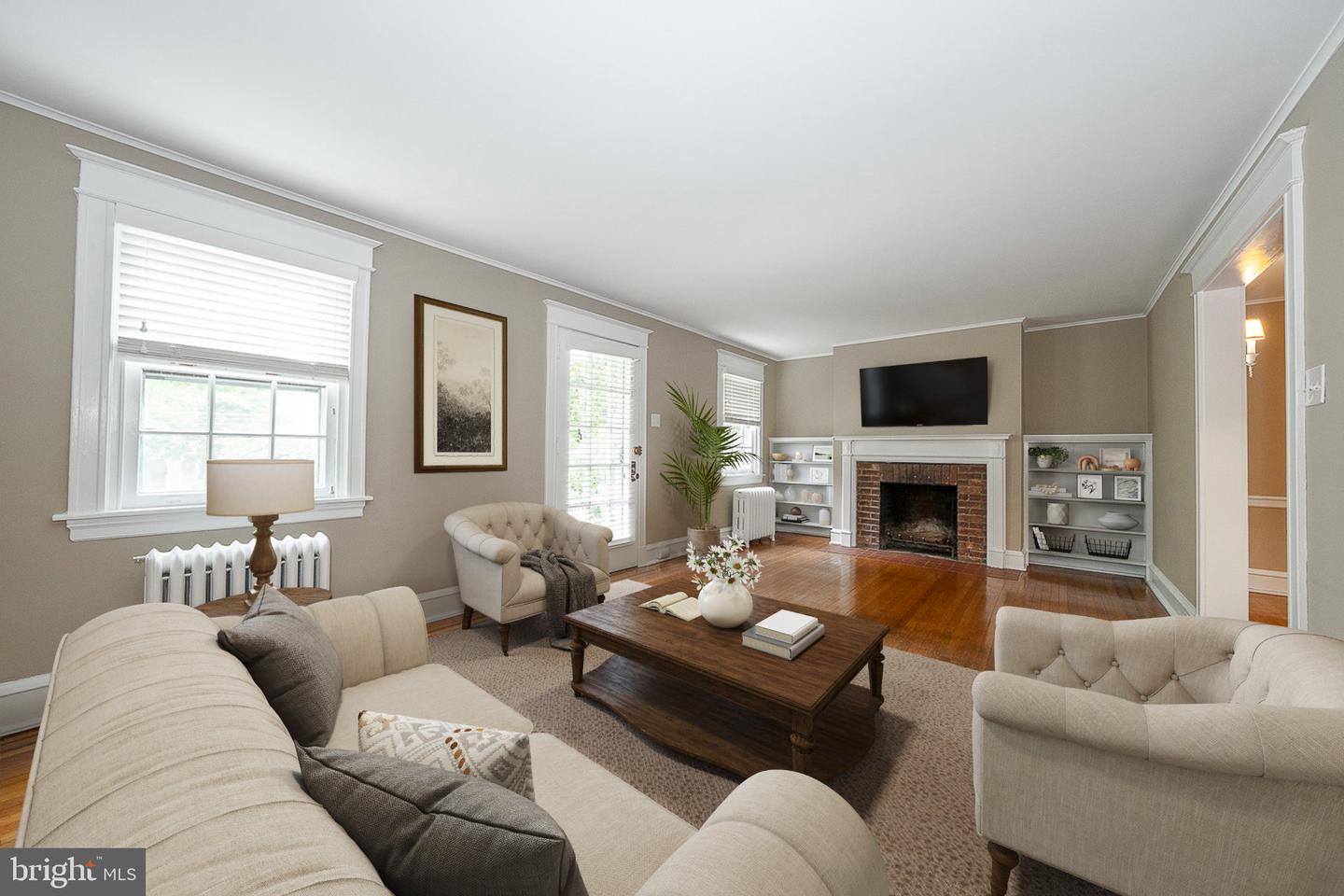 228 Montgomery Property Photo 5