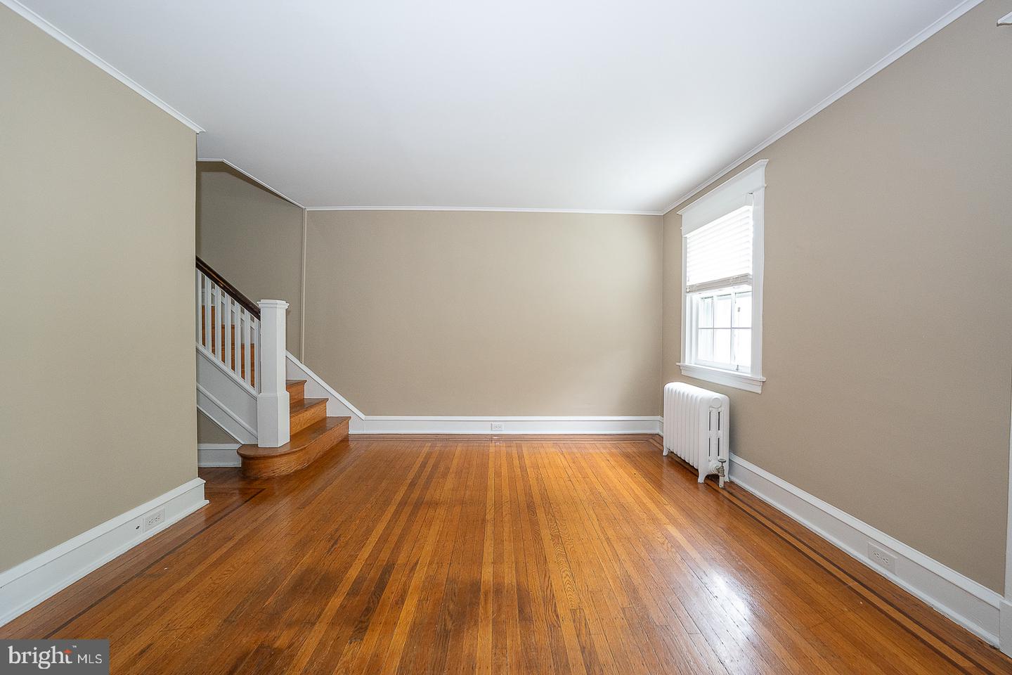 228 Montgomery Property Photo 6