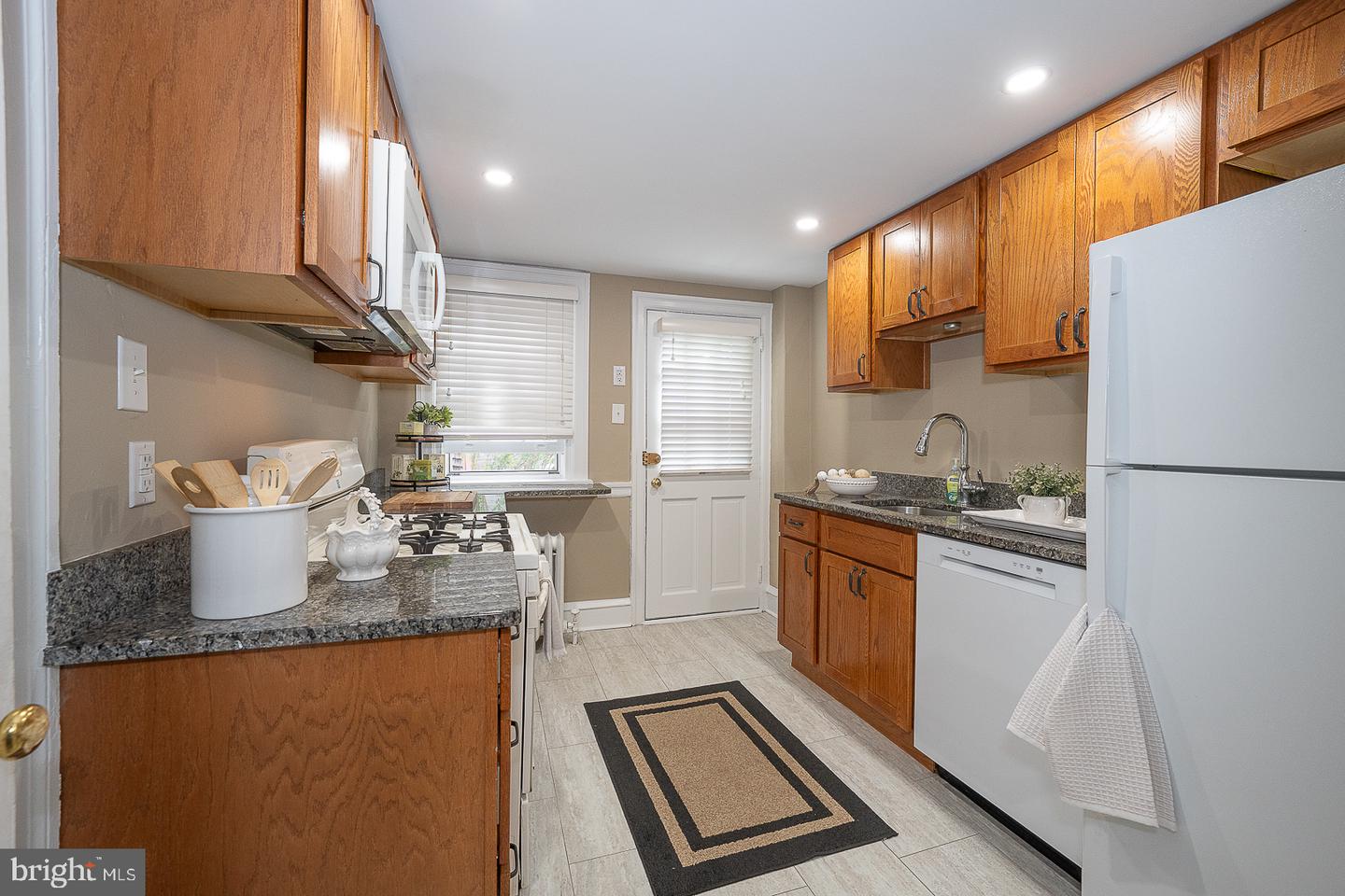 228 Montgomery Property Photo 11