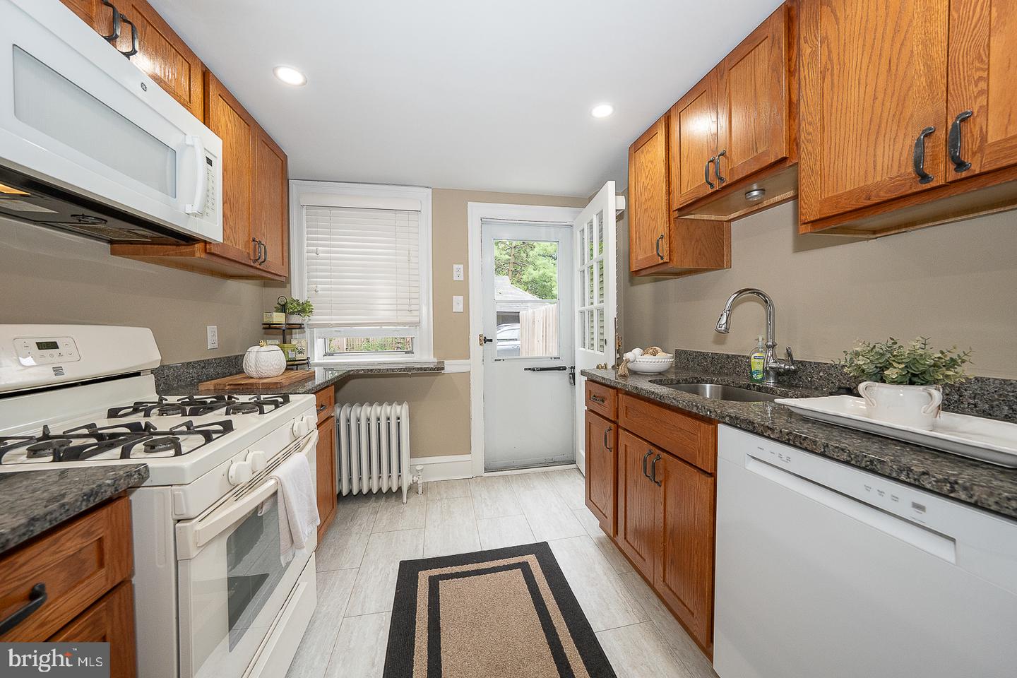 228 Montgomery Property Photo 12