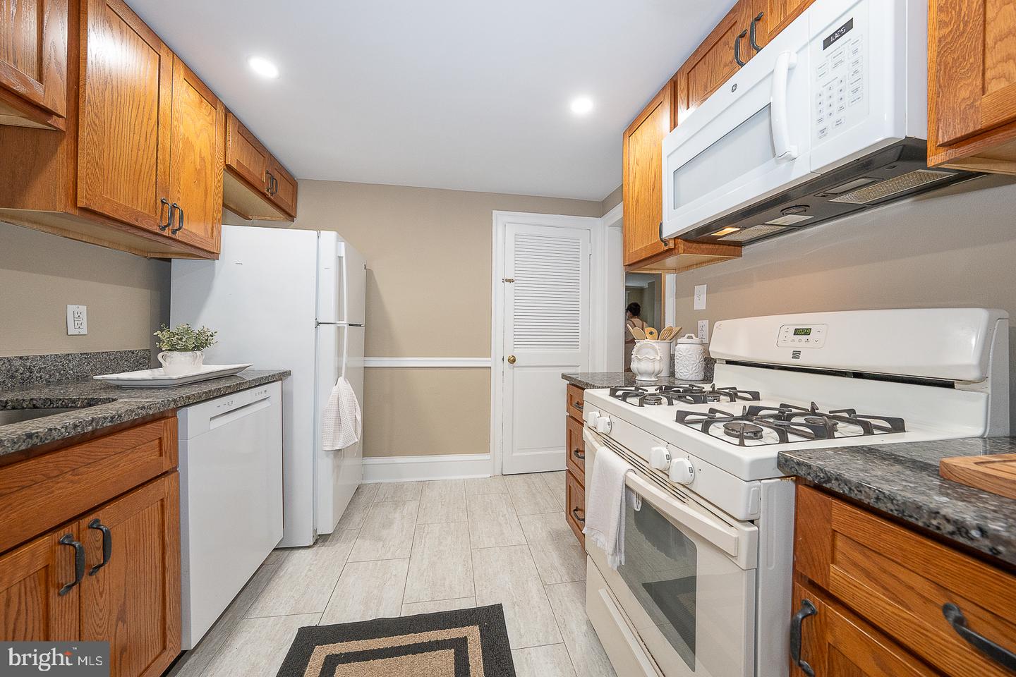 228 Montgomery Property Photo 13
