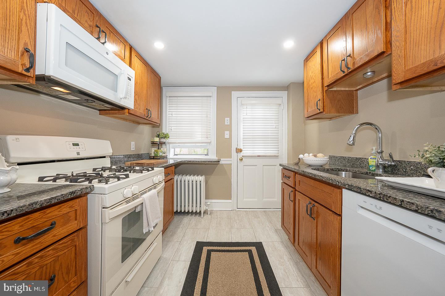 228 Montgomery Property Photo 15
