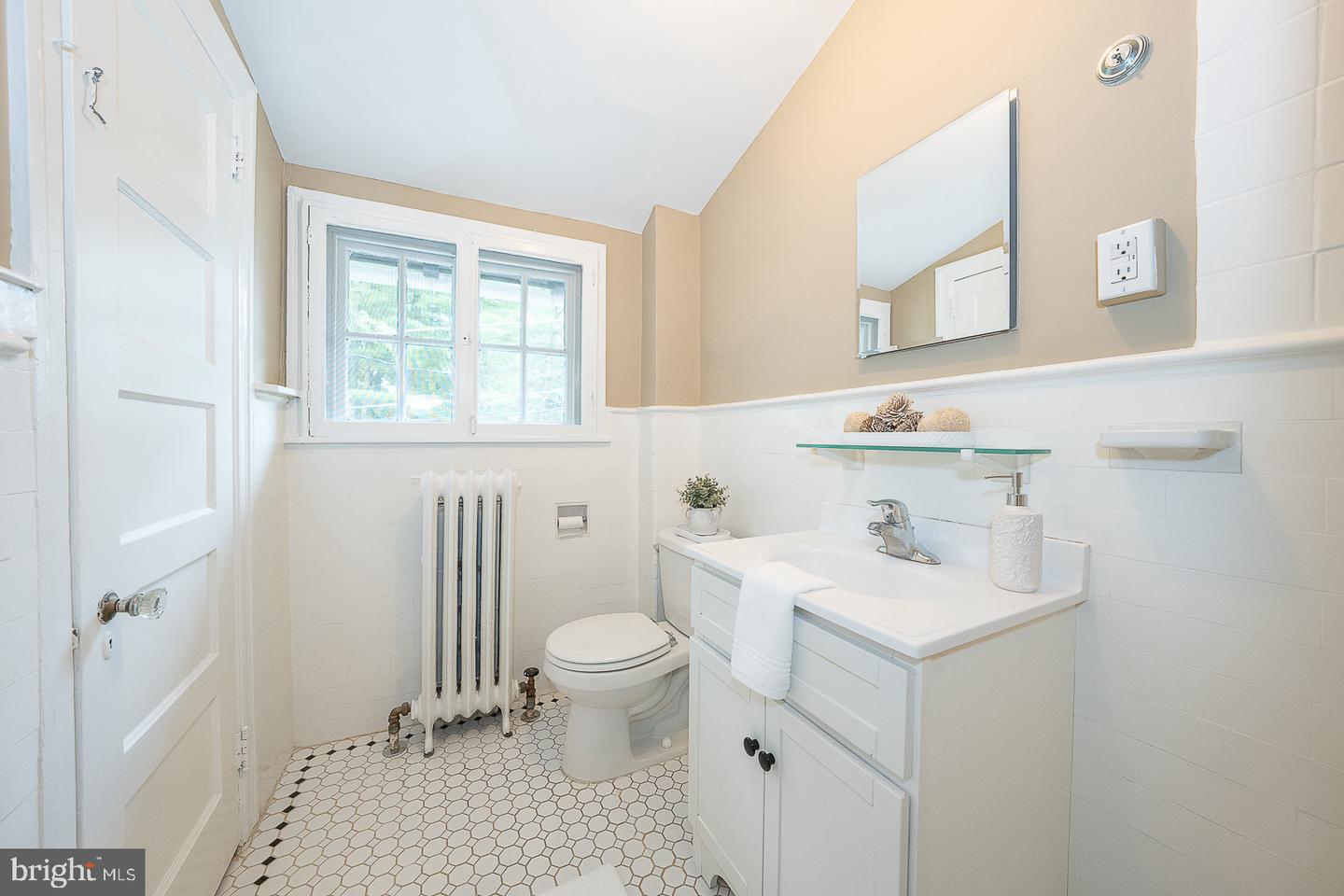 228 Montgomery Property Photo 24