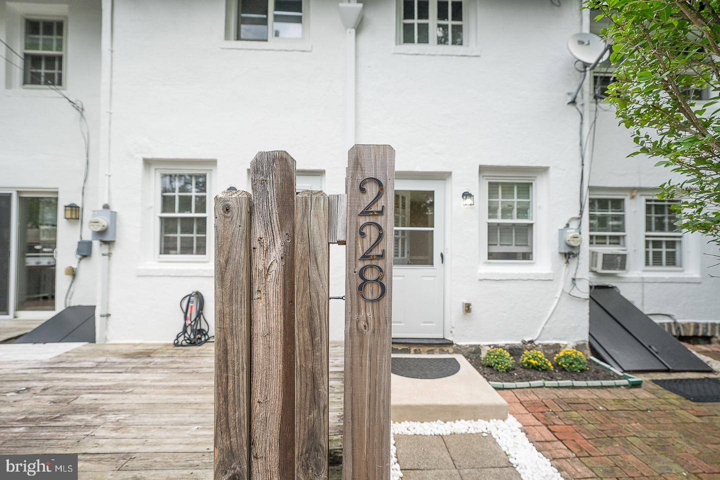228 Montgomery Property Photo 28